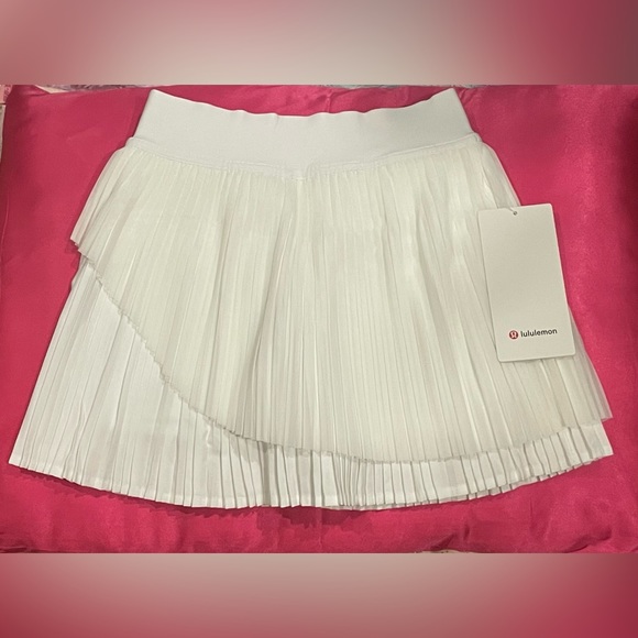 LULULEMON  Pleated recycled mesh & Luxtreme tennis skirt. Sz 2. NWT. - Picture 1 of 8